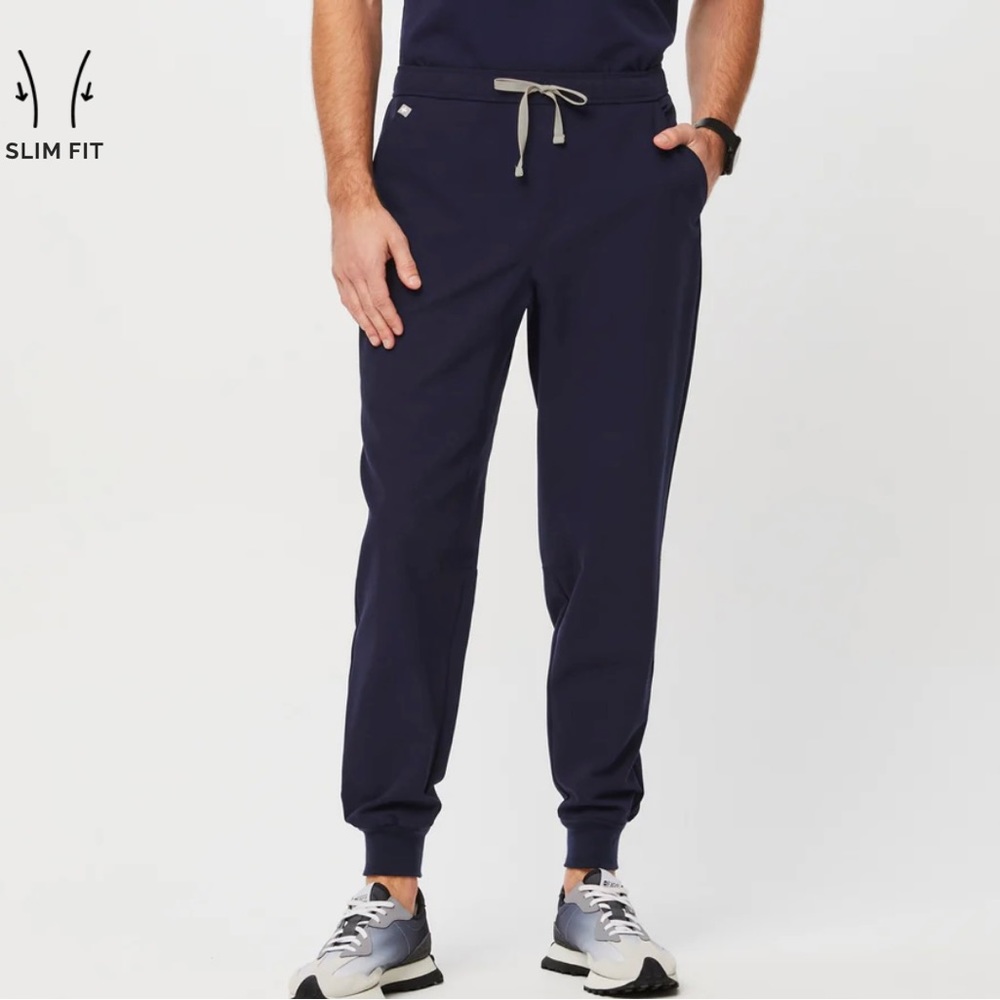 FIGS Scrubs Technical Collection Joggers - Picture 2 of 6